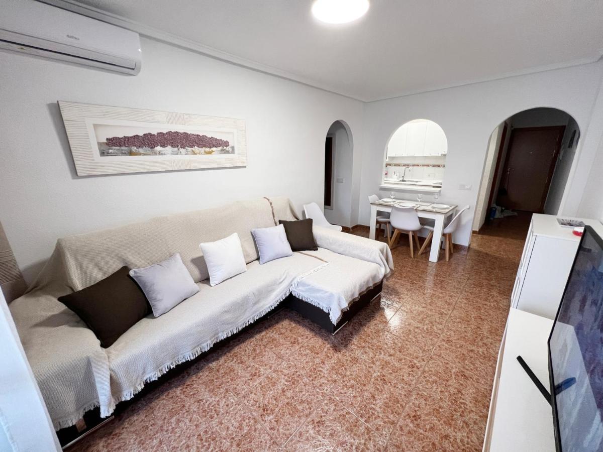 Nice And Central Apartment Torrevieja Esterno foto