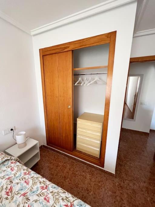 Nice And Central Apartment Torrevieja Esterno foto