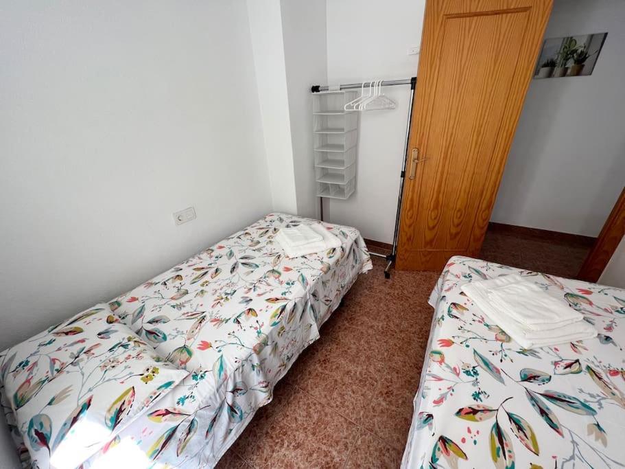 Nice And Central Apartment Torrevieja Esterno foto