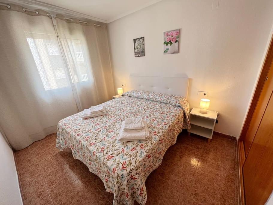 Nice And Central Apartment Torrevieja Esterno foto